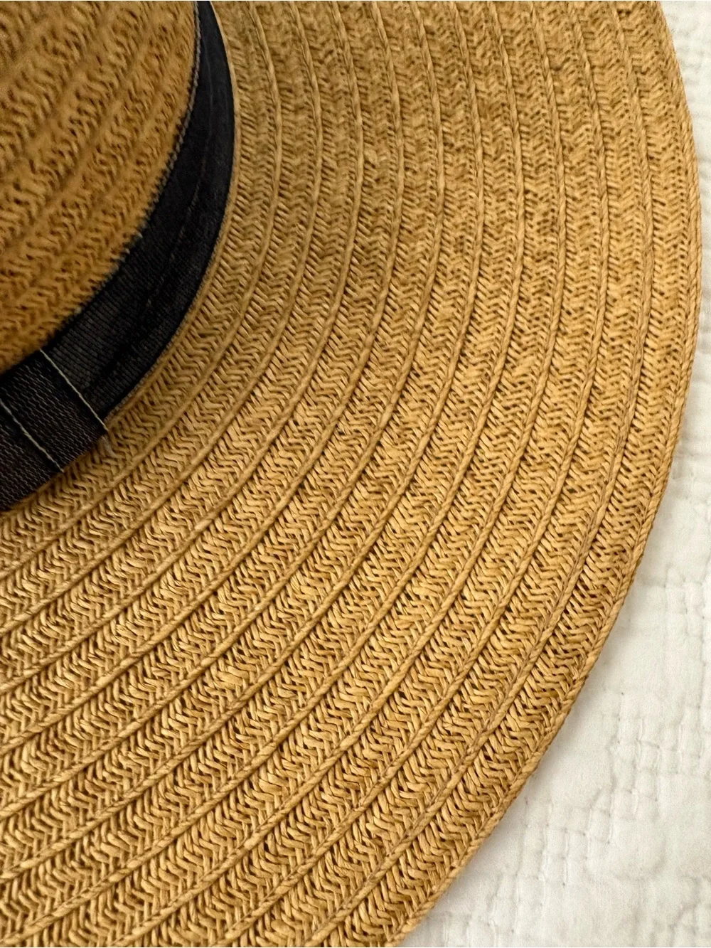 August Hat Co Wide Brim Straw Sun Hat. Tan w/BlackishGrey Band. Great shape.